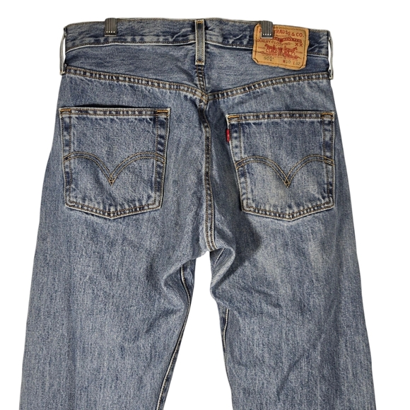 Levi’s 501 Original Fit Jeans 30x32 Medium Wash Button Fly 30W x 32L Like New - Picture 7 of 10
